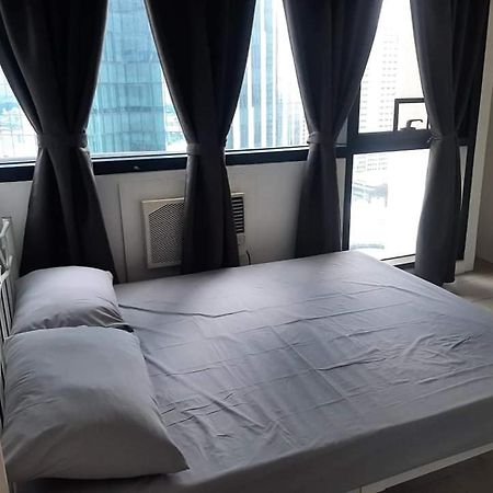 Spacious 2 Bedroom Unit With Pool Manila Exterior photo