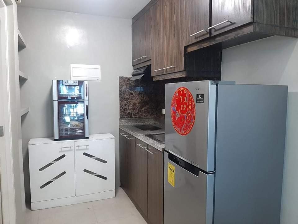 Spacious 2 Bedroom Unit With Pool Manila Exterior photo