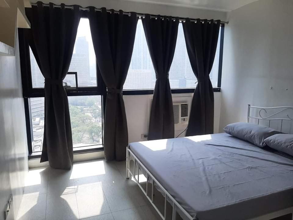 Spacious 2 Bedroom Unit With Pool Manila Exterior photo